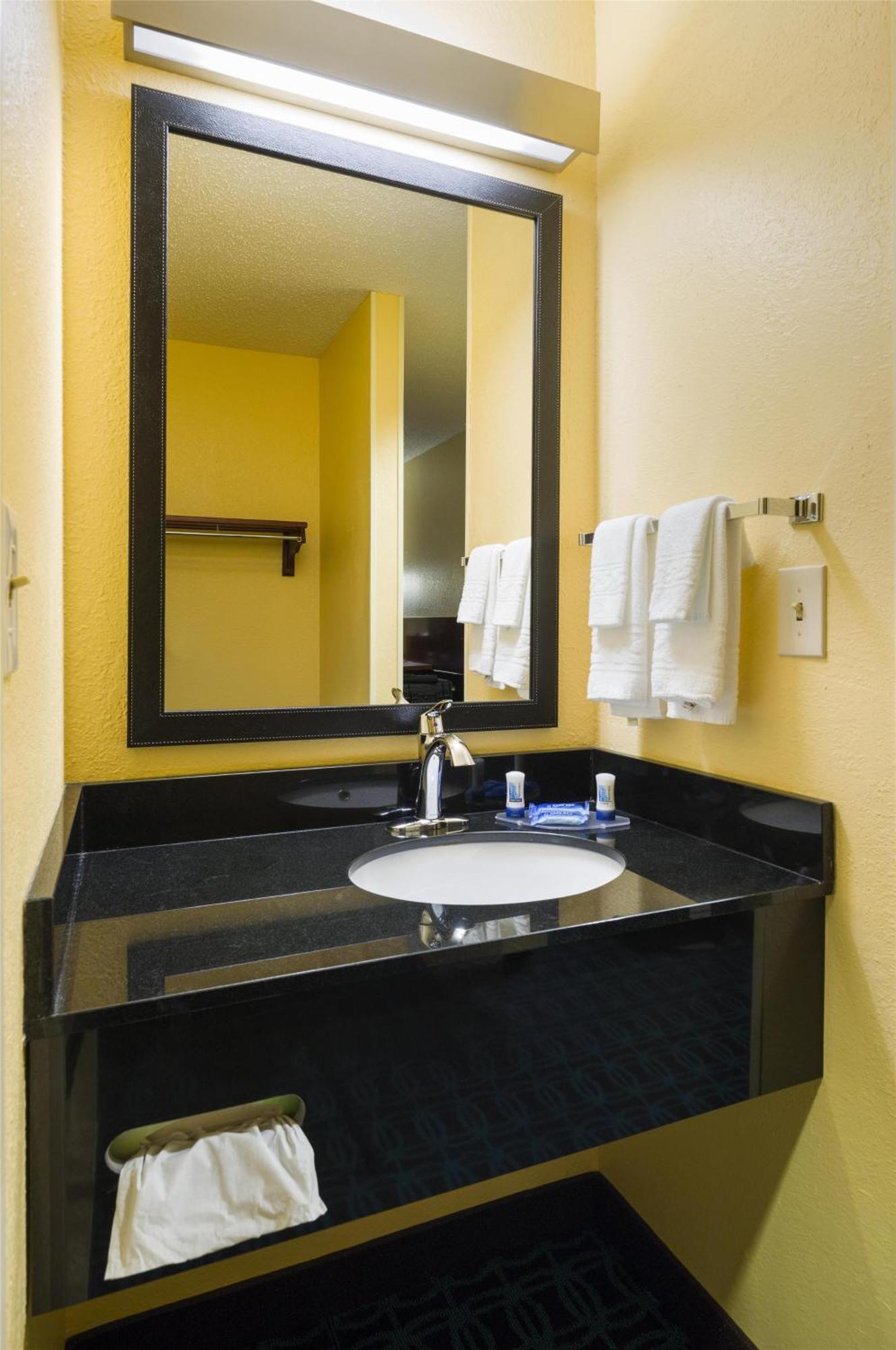 BW Allentown Bethlehem Lehigh Valley Inn & Suites Exterior foto